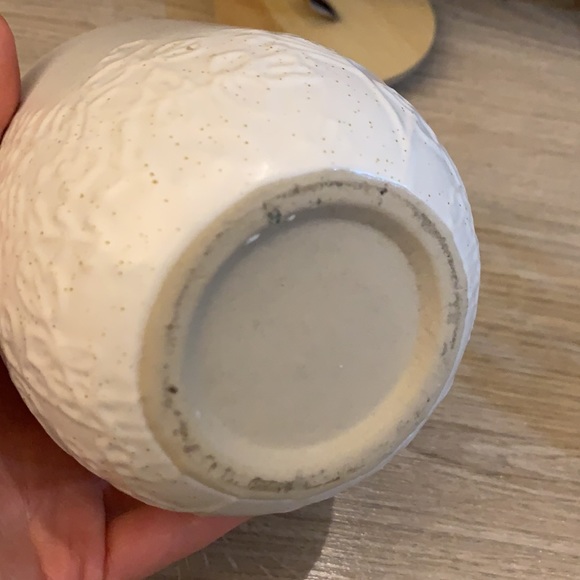 Beautiful Vintage Ceramic Jar with Floral Print - Picture 5 of 5